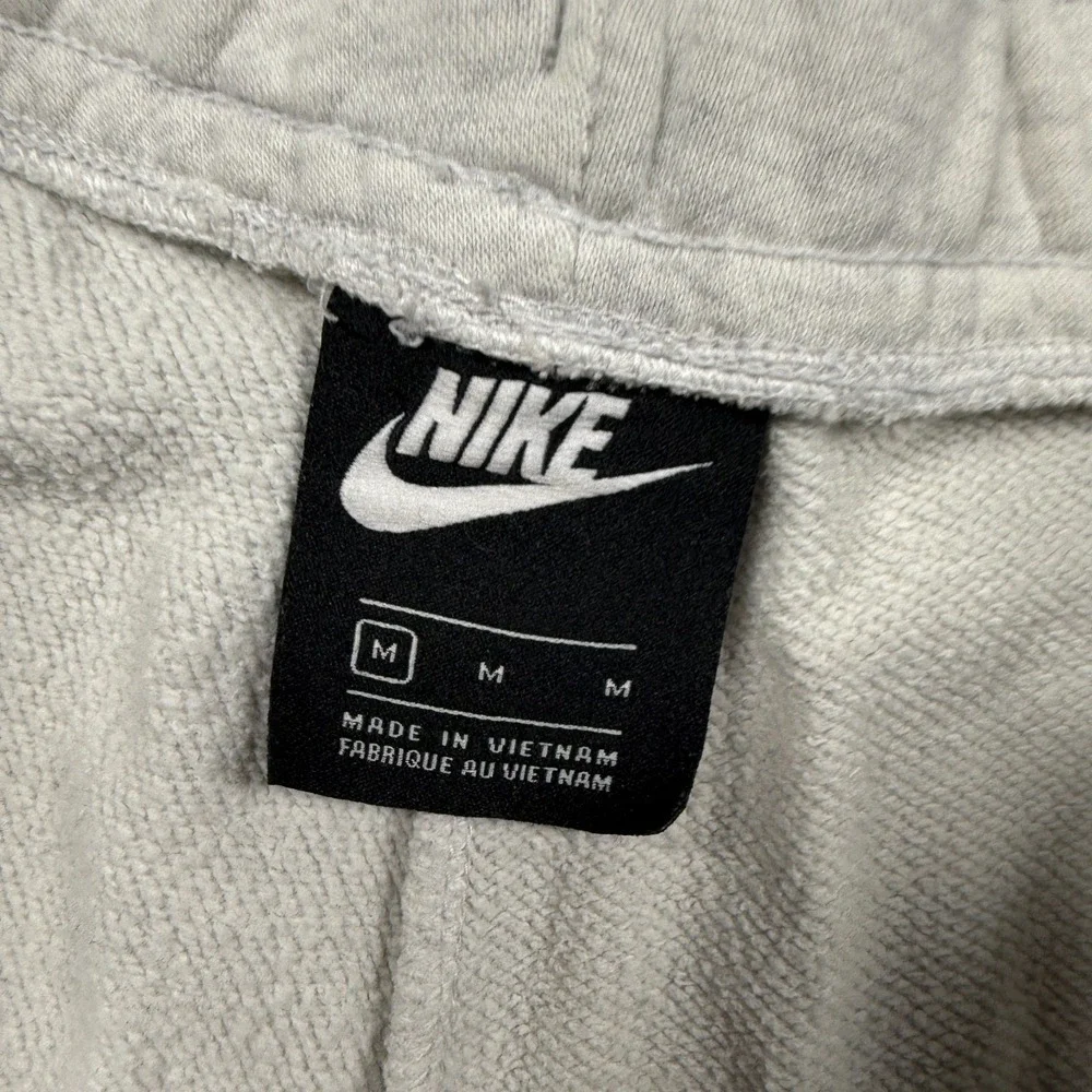Nike Sweatpants Women M Gray Club Fleece Embroidered Futura Logo Cuffed Joggers